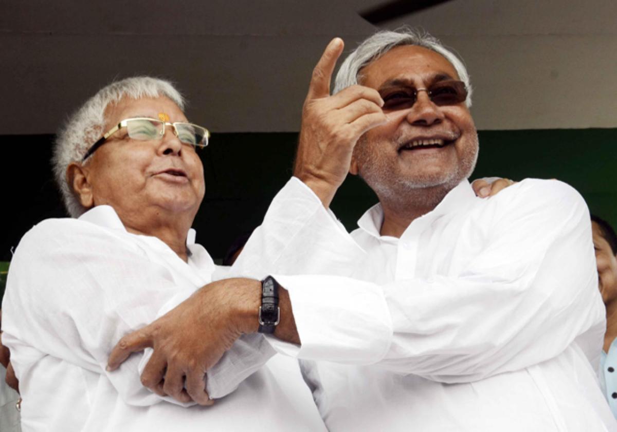 Lalu forced to back Nitish for CM post